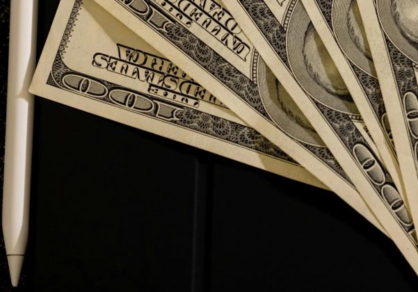 Bitwise presenta alla SEC un nuovo fondo che unisce azioni e crypto legate a stablecoin e tokenizzazione