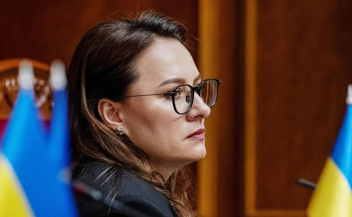 FT узнала о попытках Зеленского уговорить экс-премьера стать послом в США