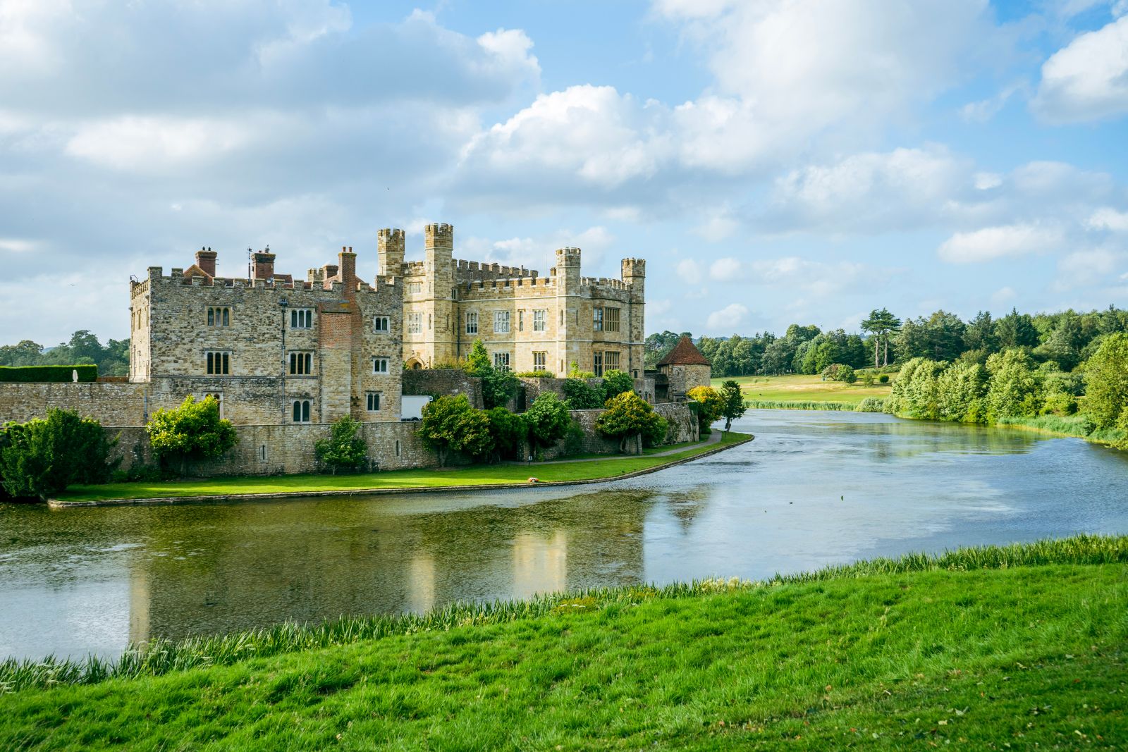 Invest Like Warren Buffett and Buy Wide-Moat Stocks Via This ETF Ahead of a Major Market Shift