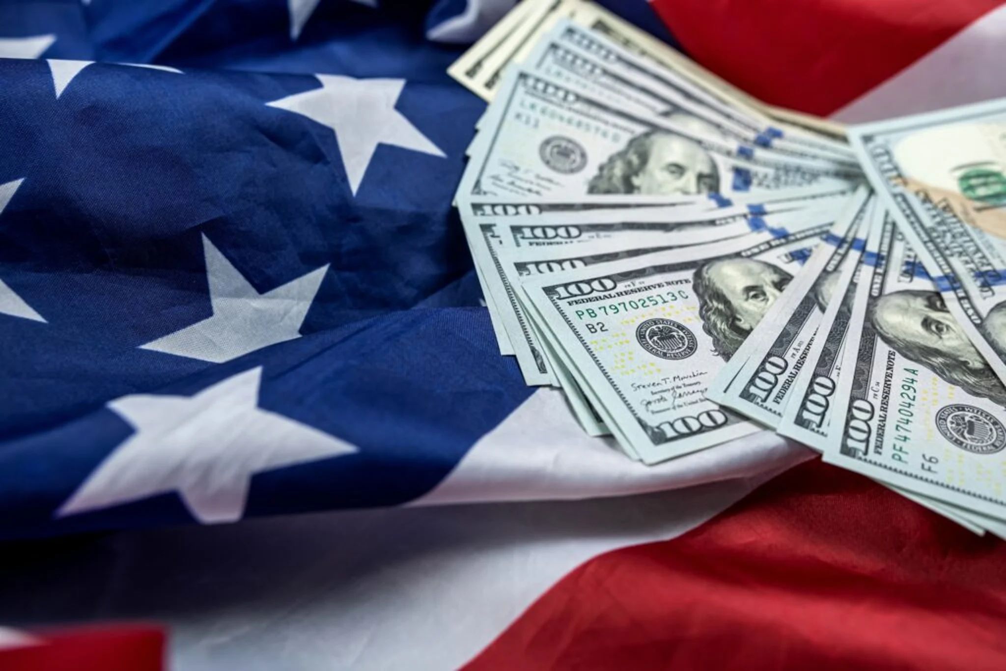 Trump dit que le dollar est "formidable" - l'or et l'argent prouvent le contraire | Benzinga France
