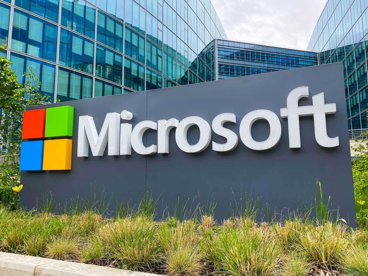 Microsoft Stock: Is MSFT Underperforming the Technology Sector?