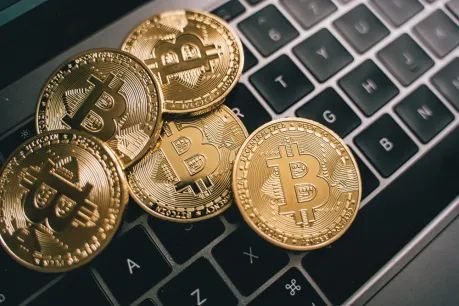 Flujos de ETFs de Bitcoin: Señales Contrarias y Posible Fondo del Mercado