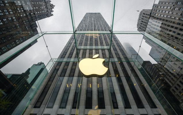 Apple's Shares Rise 2.6% as John Ternus Takes Over as CEO