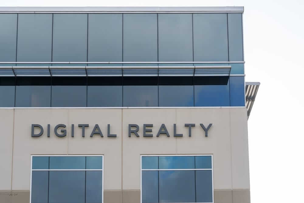 Are Wall Street Analysts Bullish on Digital Realty Trust Stock?