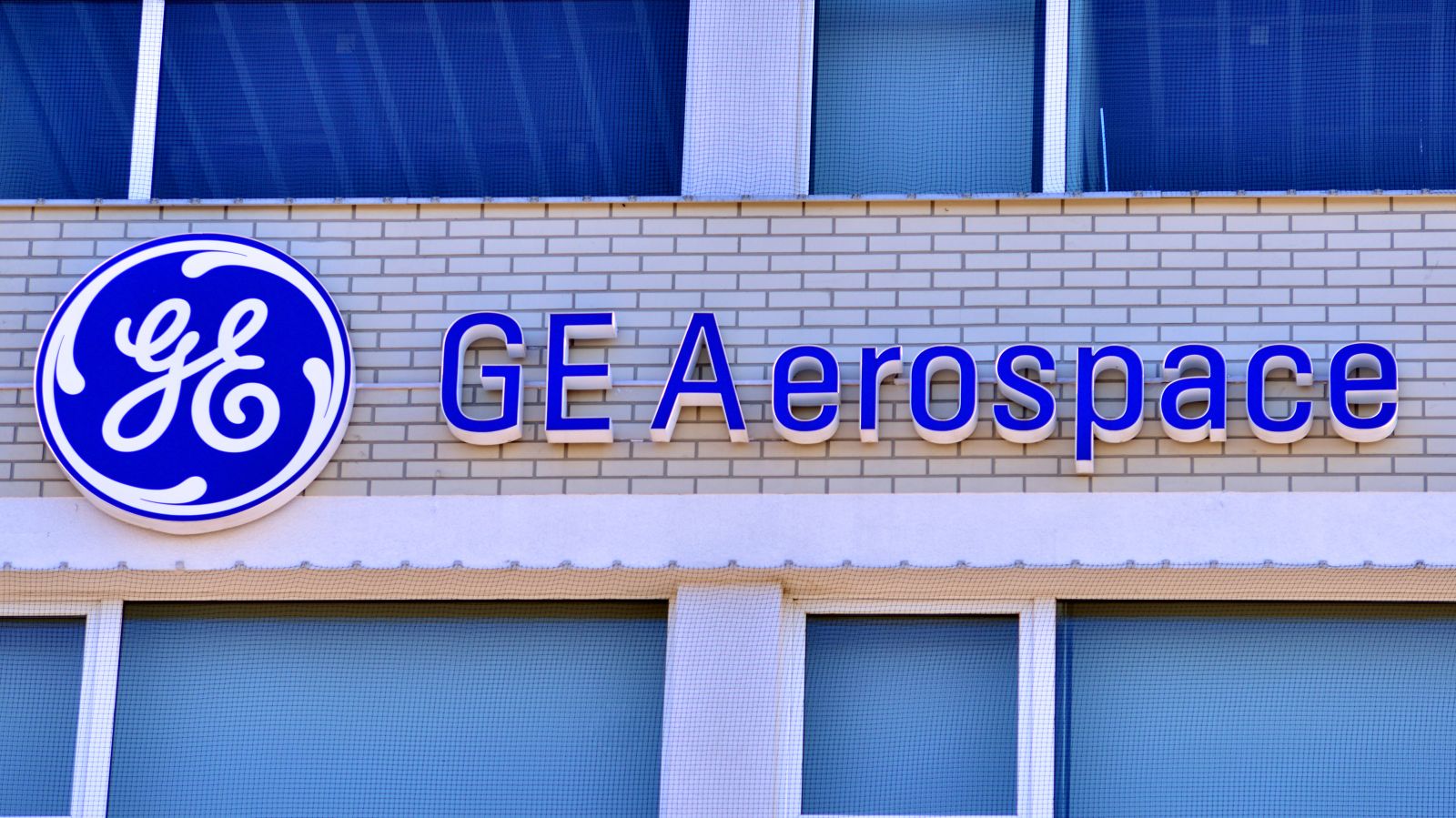 GE Aerospace Stock: Analyst Estimates & Ratings