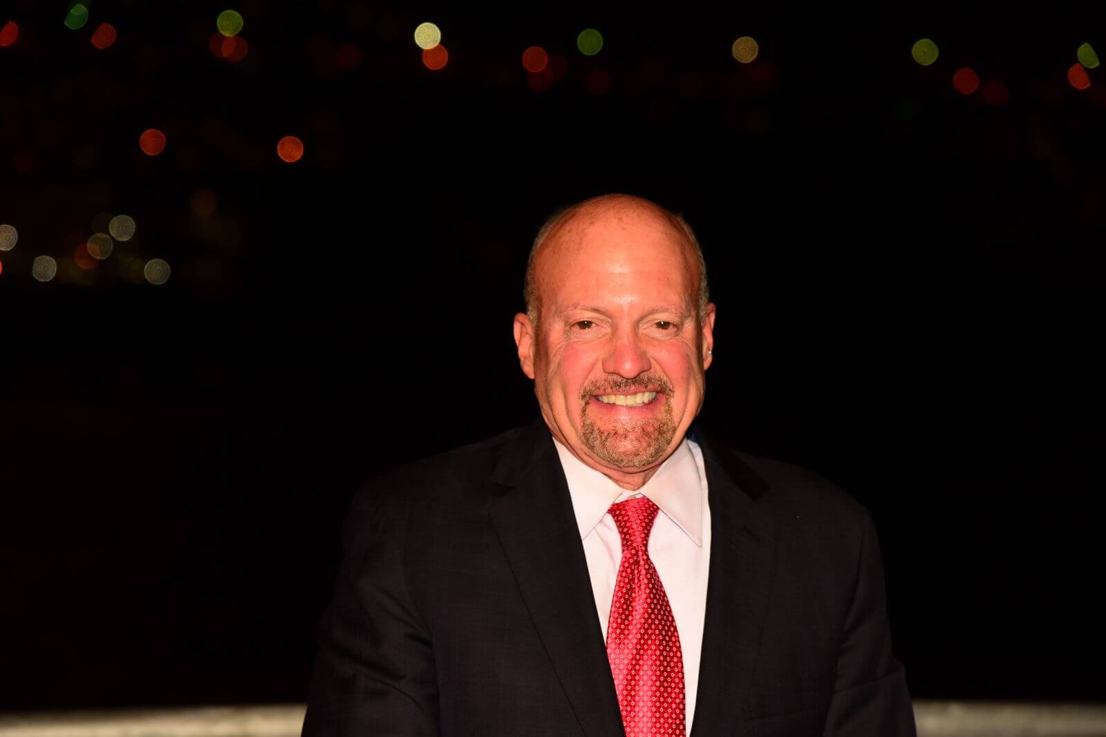 Why Jim Cramer Is Bullish on SK Hynix Stock Now