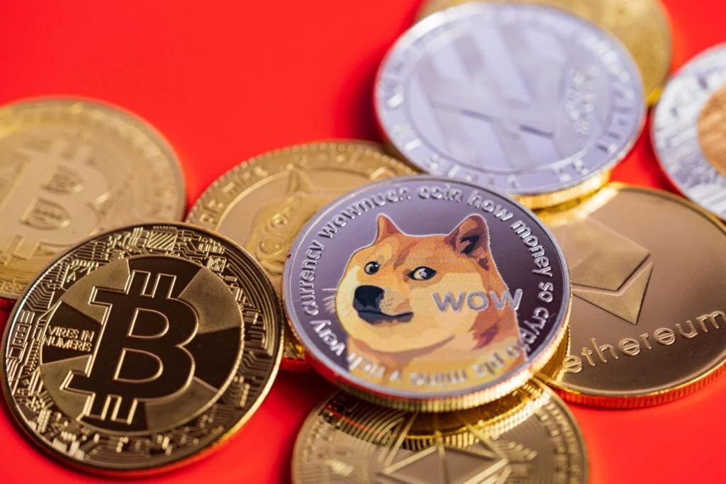 Bitcoin, Ethereum, XRP, Dogecoin Continue Trading Sideways As Fed Keeps Interest Rates Unchanged