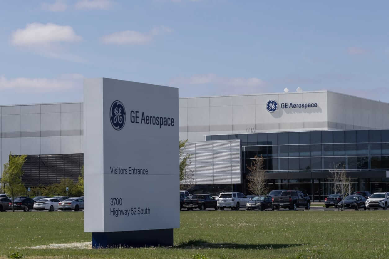 Wall Street Is Bullish on GE Aerospace Before Q1 Results — Buy GE Stock Now?