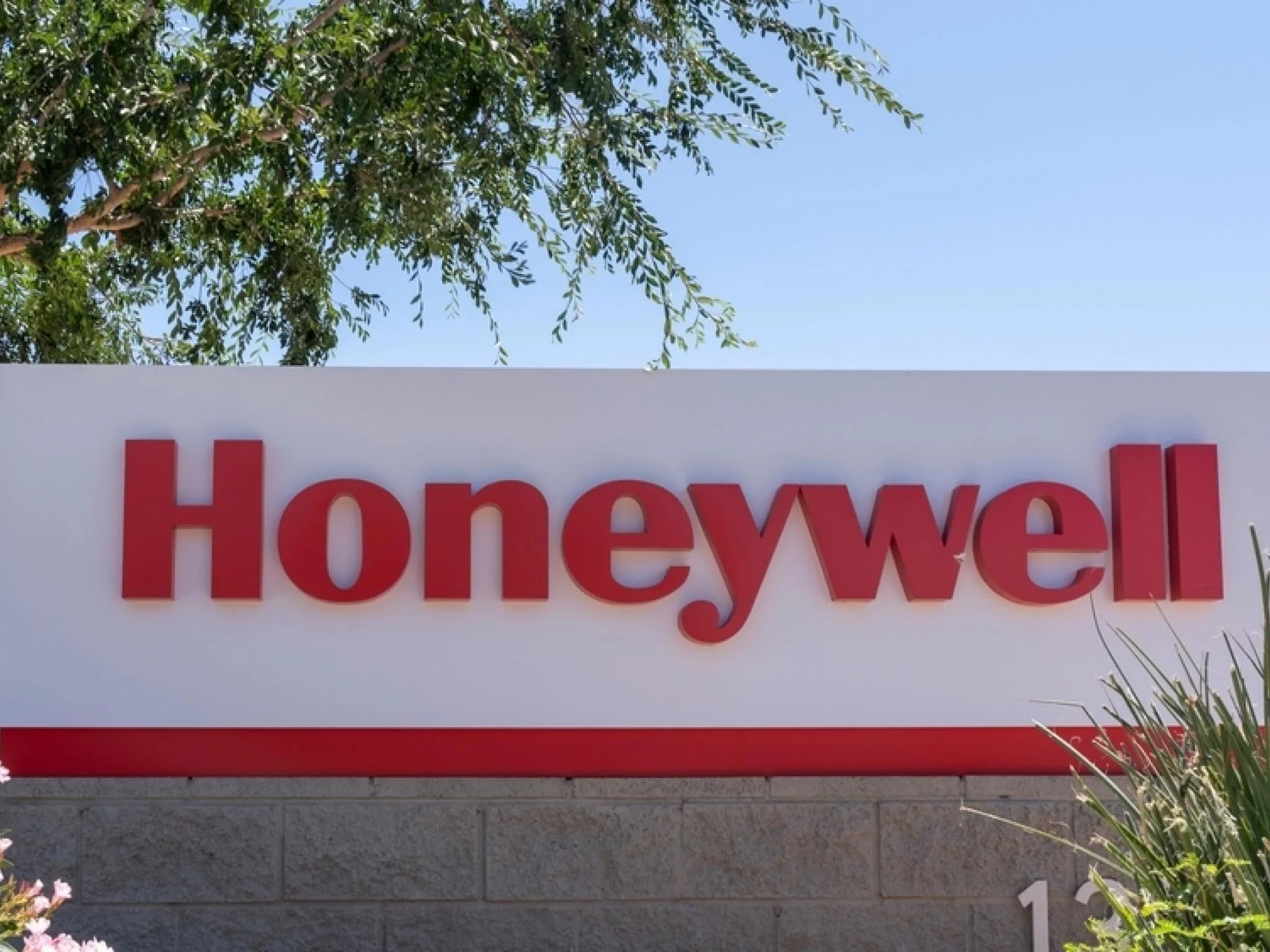 Cet analyste de Honeywell devient baissier ; voici les 4 principales dégradations pour mardi | Benzinga France