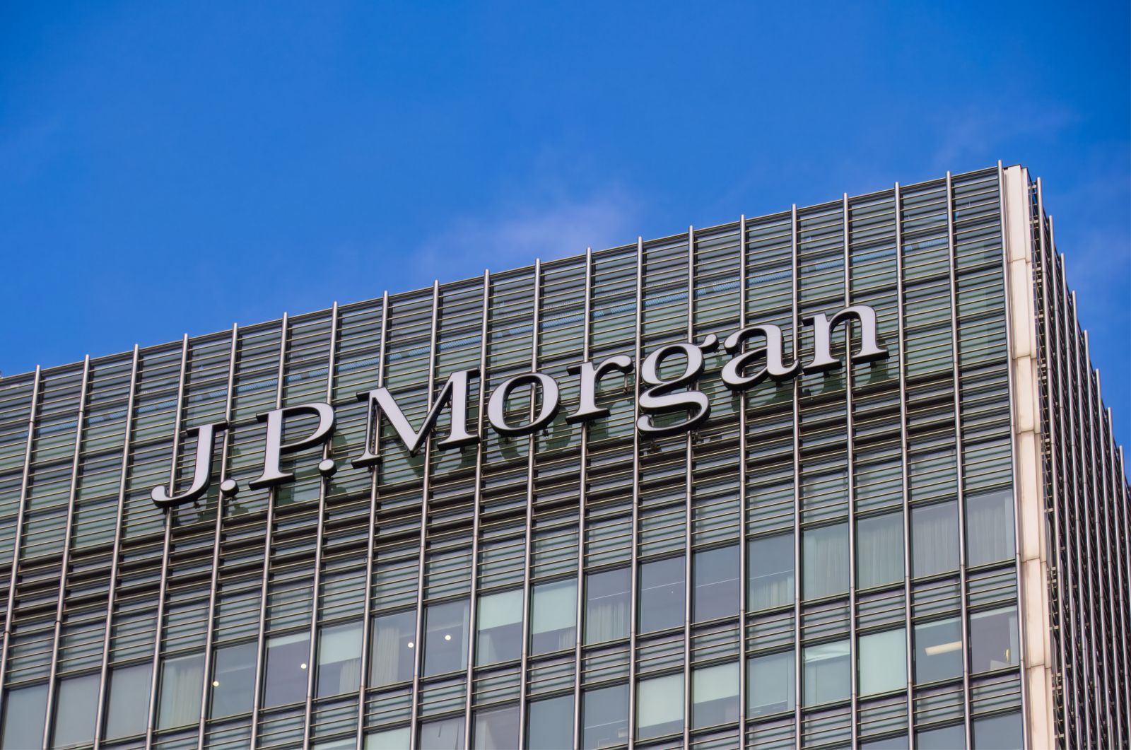 How Is JPMorgan Chase's Stock Performance Compared to Other Diversified Bank Stocks