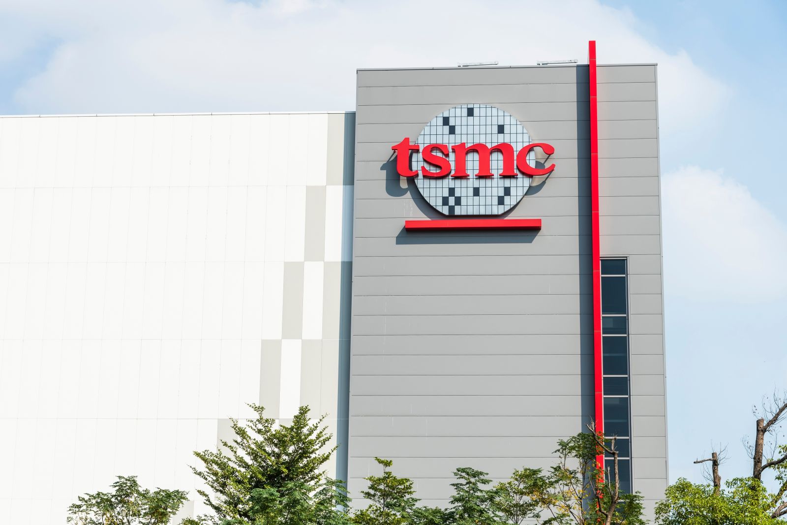 Profit Surged at TSMC. Why Is the Stock Still Falling After Earnings?