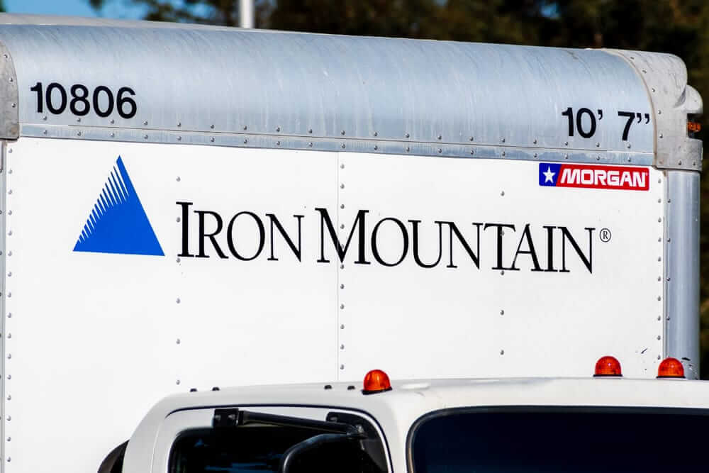 Do Wall Street Analysts Like Iron Mountain Stock?