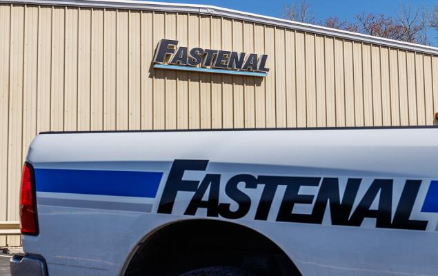 Can Fastenal's 17% Construction Growth Hold on Infrastructure Demand?