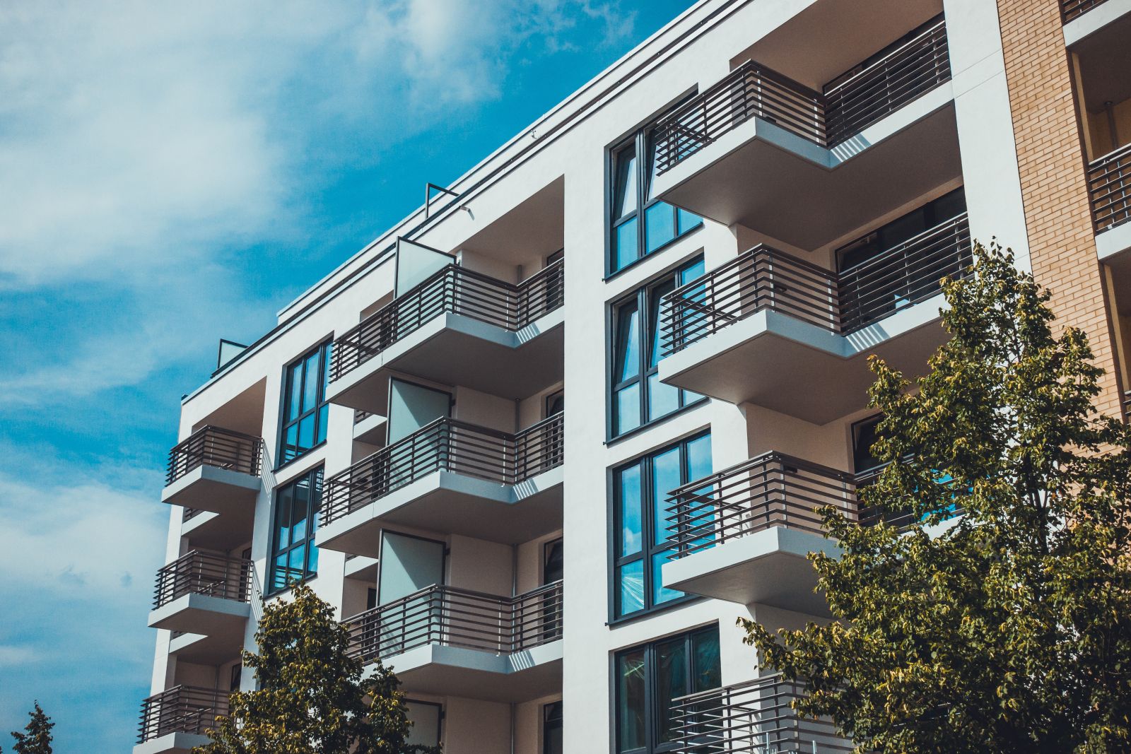 Equity Residential Stock: Is EQR Underperforming the Real Estate Sector?