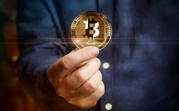 Analyst Predicts Bitcoin Price Will Top $320,000 After ‘Cleanest Signal’ Emerged