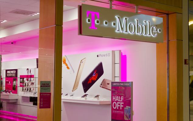 TMUS Q2 Earnings Top Estimates on Strong Service Revenue Growth