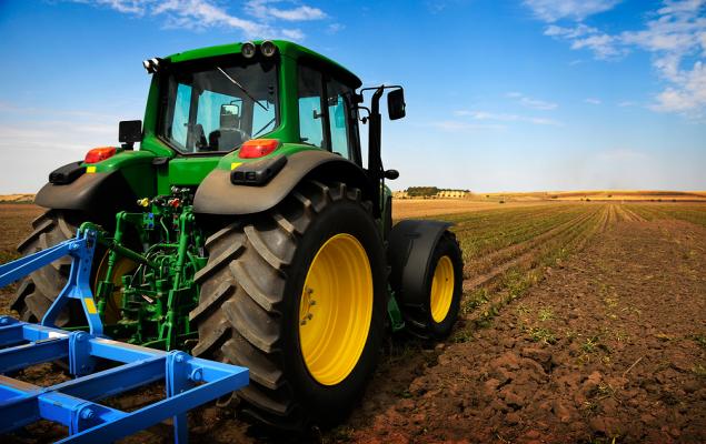 Corteva Growth Improves, But Valuation Limits Upside