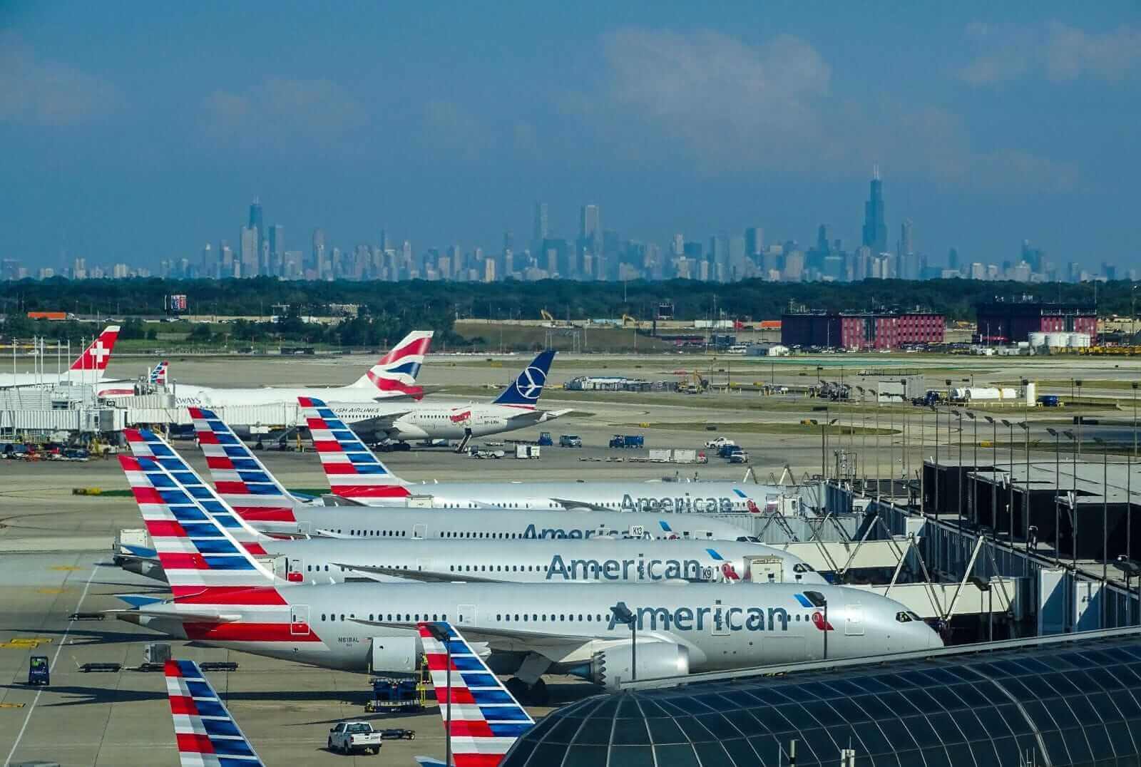 American Airlines Stock Pops on New Starlink Contract