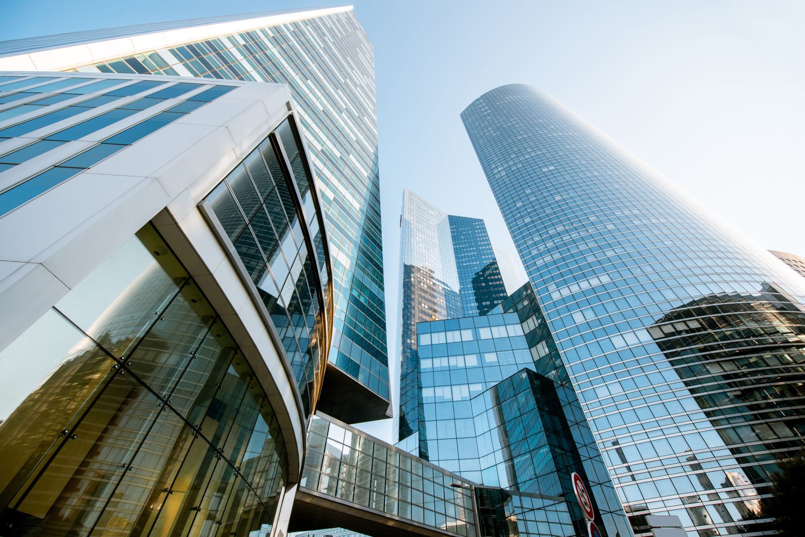 Is Bank of New York Stock Outperforming the Nasdaq?