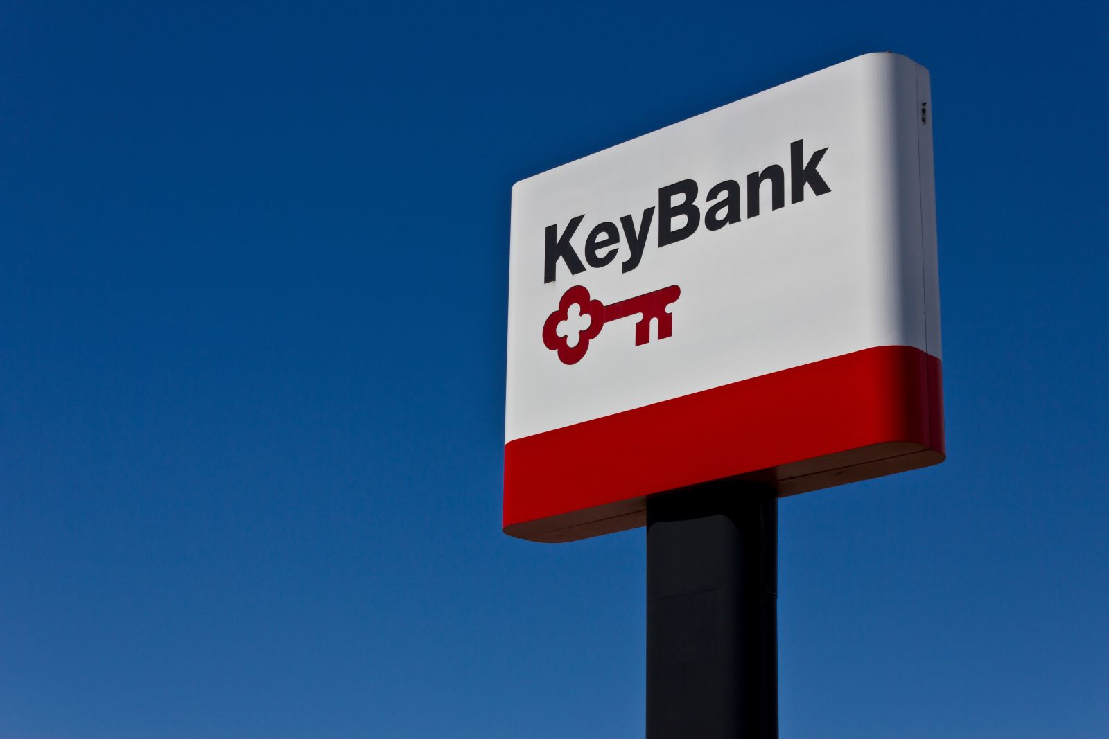 Are Wall Street Analysts Predicting KeyCorp Stock Will Climb or Sink?