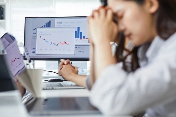 실적 이렇게 좋은데…'고점보다 40% 빠졌다' 개미들 '멘붕' [분석+]