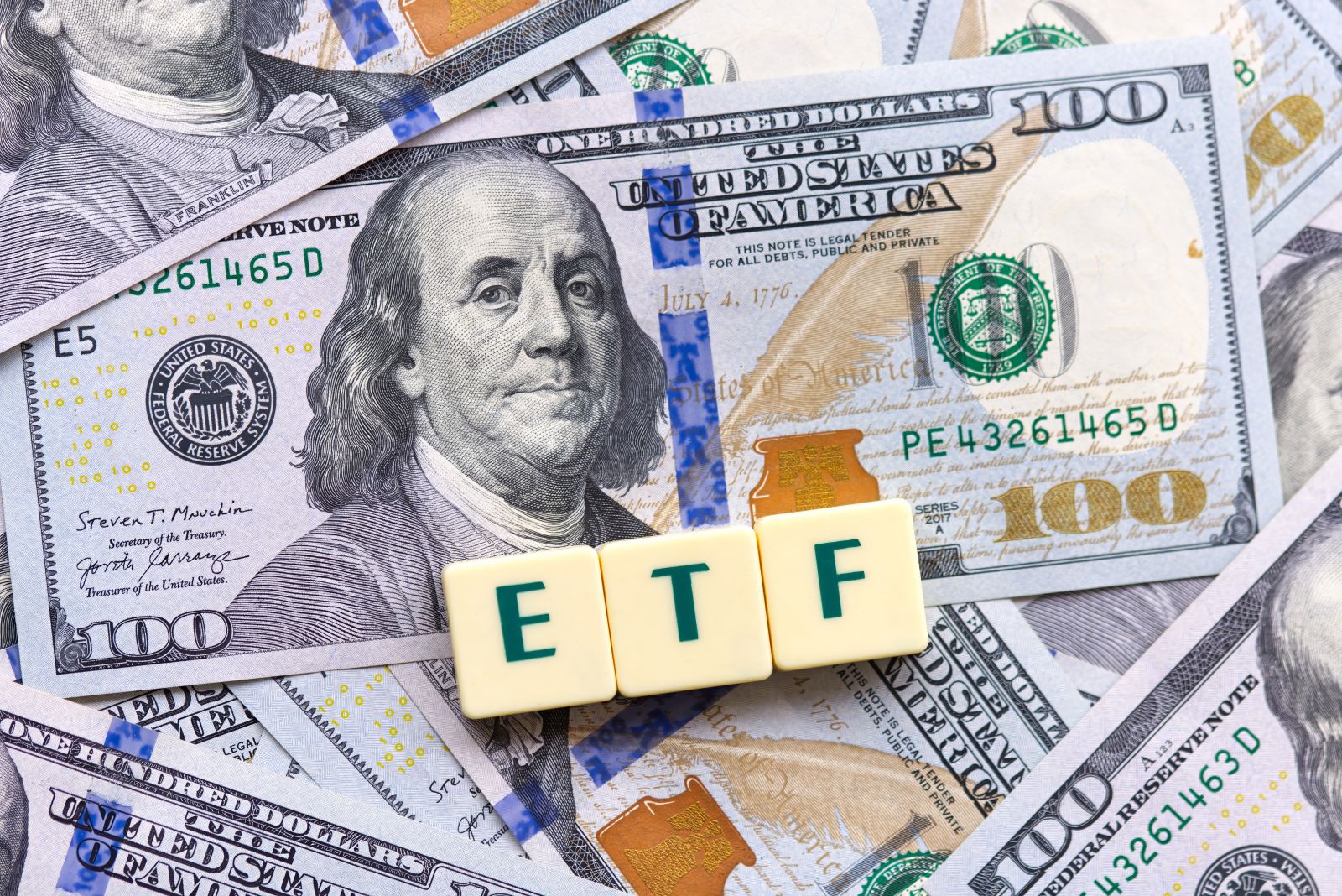 Financial Stock ETFs Look Ready to Rally, But There's a Macro Issue Lurking Below the Surface