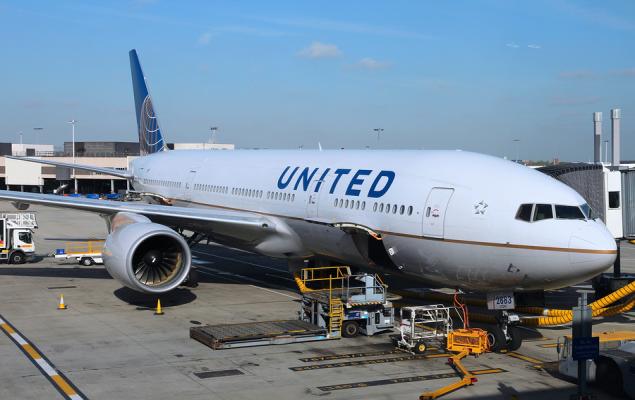 Is United Airlines Stock Attractive After Its Strong Revenue Growth?