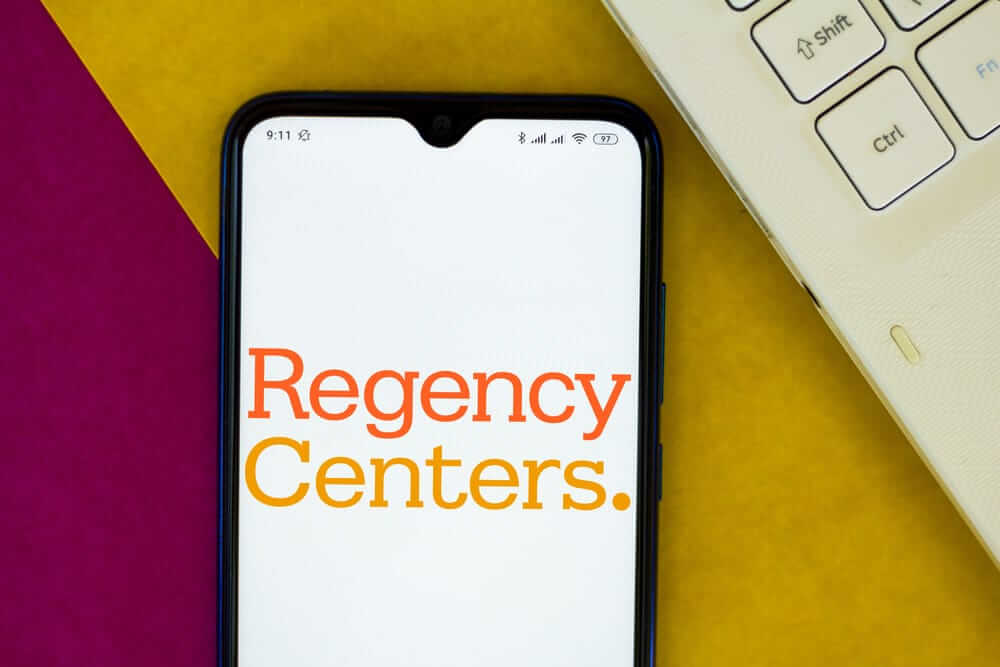 What Are Wall Street Analysts' Target Price for Regency Centers Stock?