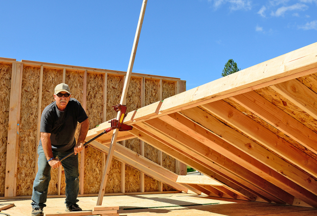 Why "Golden Handcuffs" are a Gift to Homebuilders in 2026