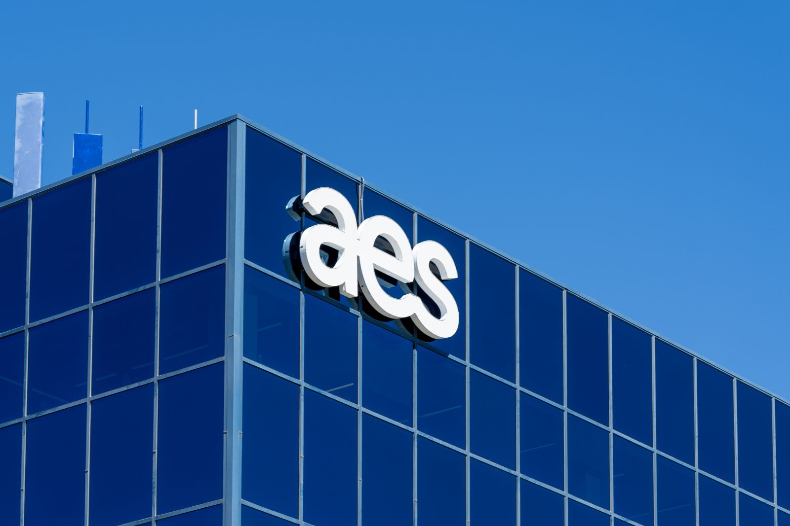 How Is AES Corporation's Stock Performance Compared to Other Utility Stocks