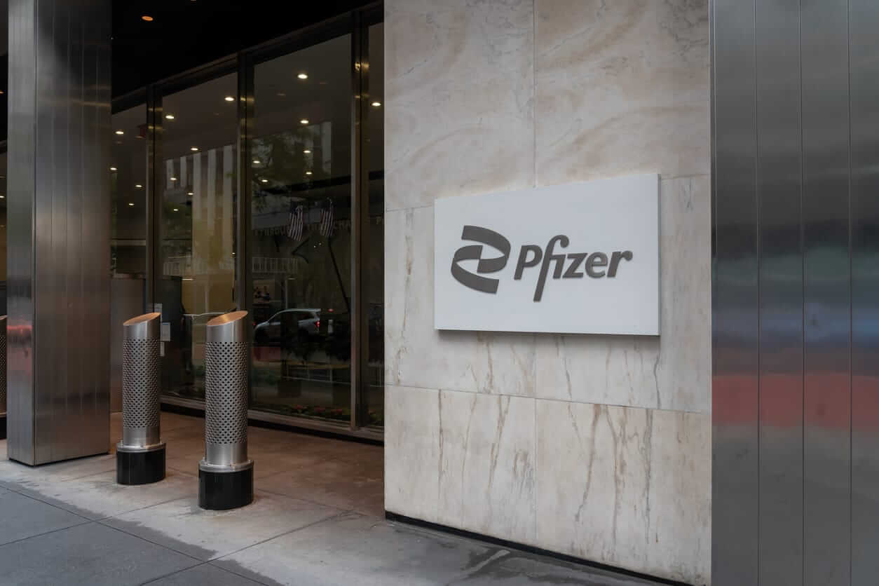 How to Play PFE Stock as Pfizer Cuts 300 Jobs