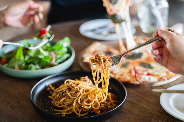 Is EAT a Buy Now as Chili's Growth Meets Cost and Valuation Risks?