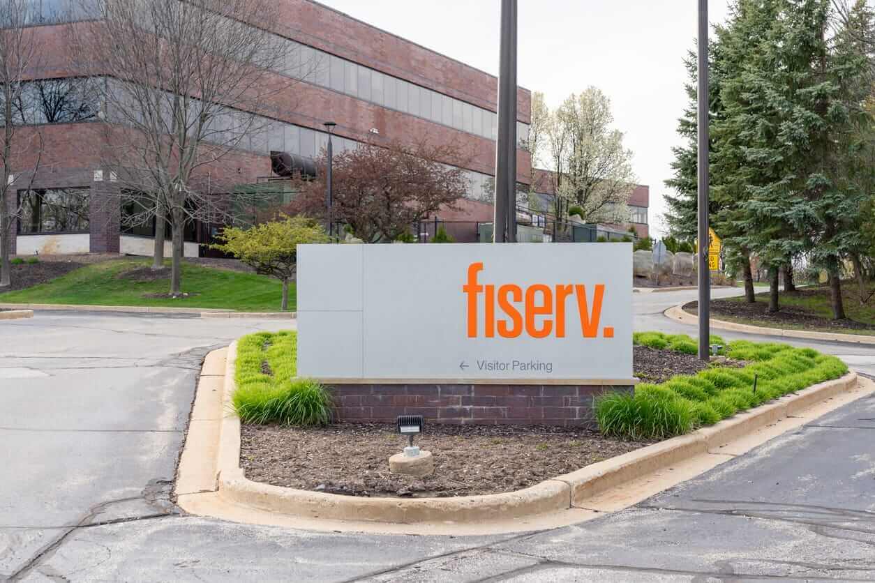 Is Wall Street Bullish or Bearish on Fiserv Stock?