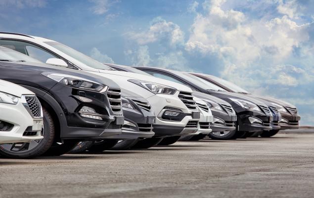 Ford vs. Honda: Which Legacy Automaker is a Better Buy Now?