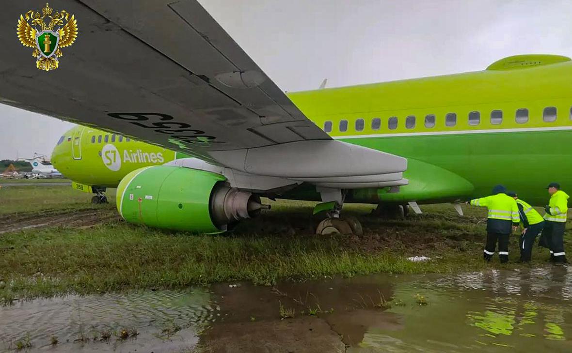 Росавиация сочла серьезным выкатывание Boeing в Якутии за полосу