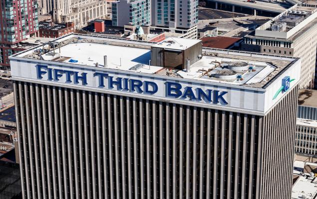 Fifth Third to Report Q1 Earnings: What's in Store for the Stock?