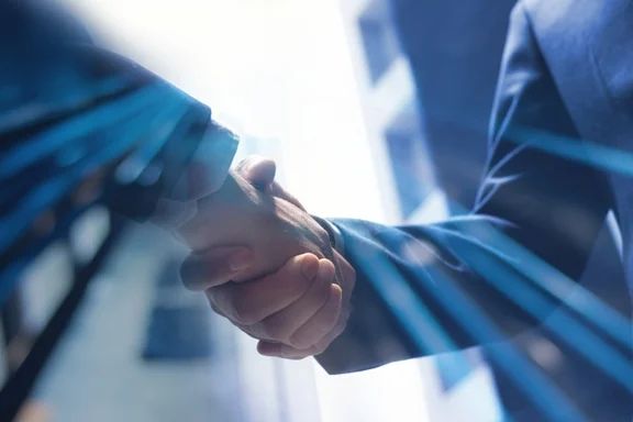 What's Going On With Apollo Global Stock On Wednesday? - Apollo Global Management (NYSE:APO)