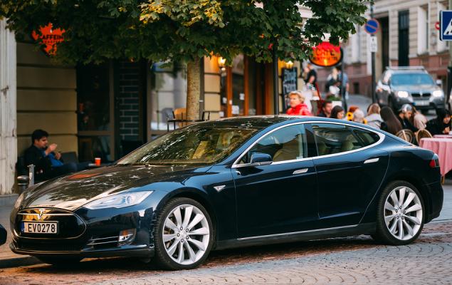 Automotive ETFs in Spotlight as Hybrid Cars Take Center Stage