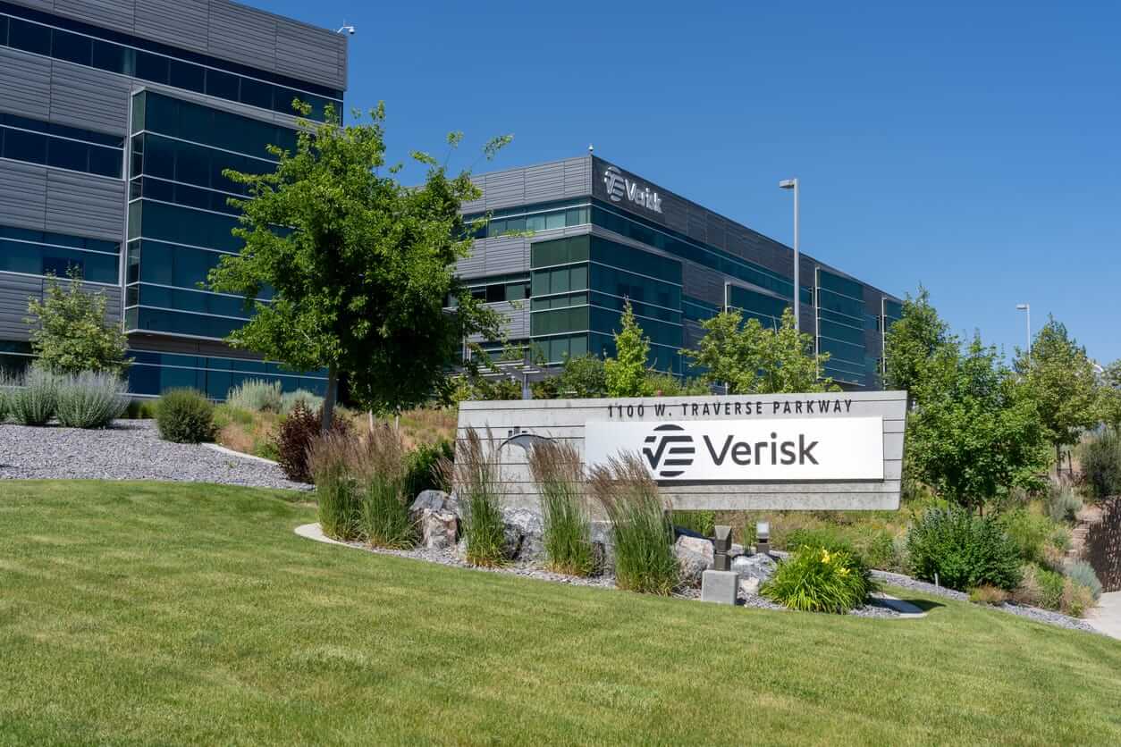 Is Verisk Analytics Stock Underperforming the Dow?
