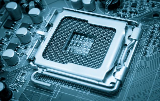 Zacks.com featured highlights Seagate Technology, Western Digital and Dell