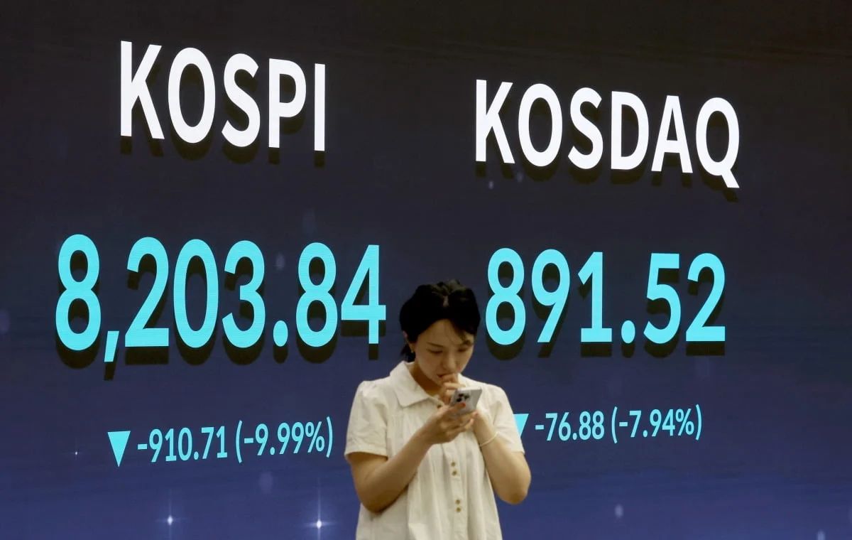 코스피 '검은 화요일' 9.99% 역대급 폭락…8200선까지 빠졌다
