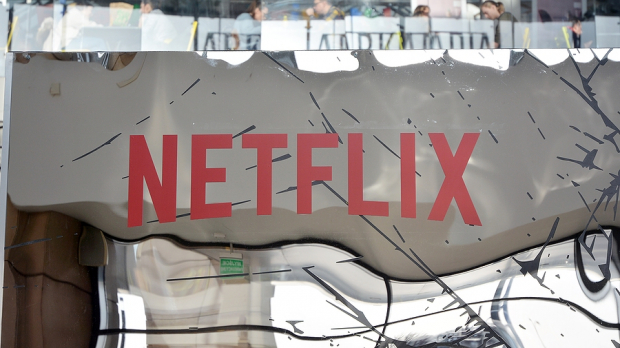 Netflix's Weak Outlook Overshadows Q2 Earnings Beat: Time to Hold?