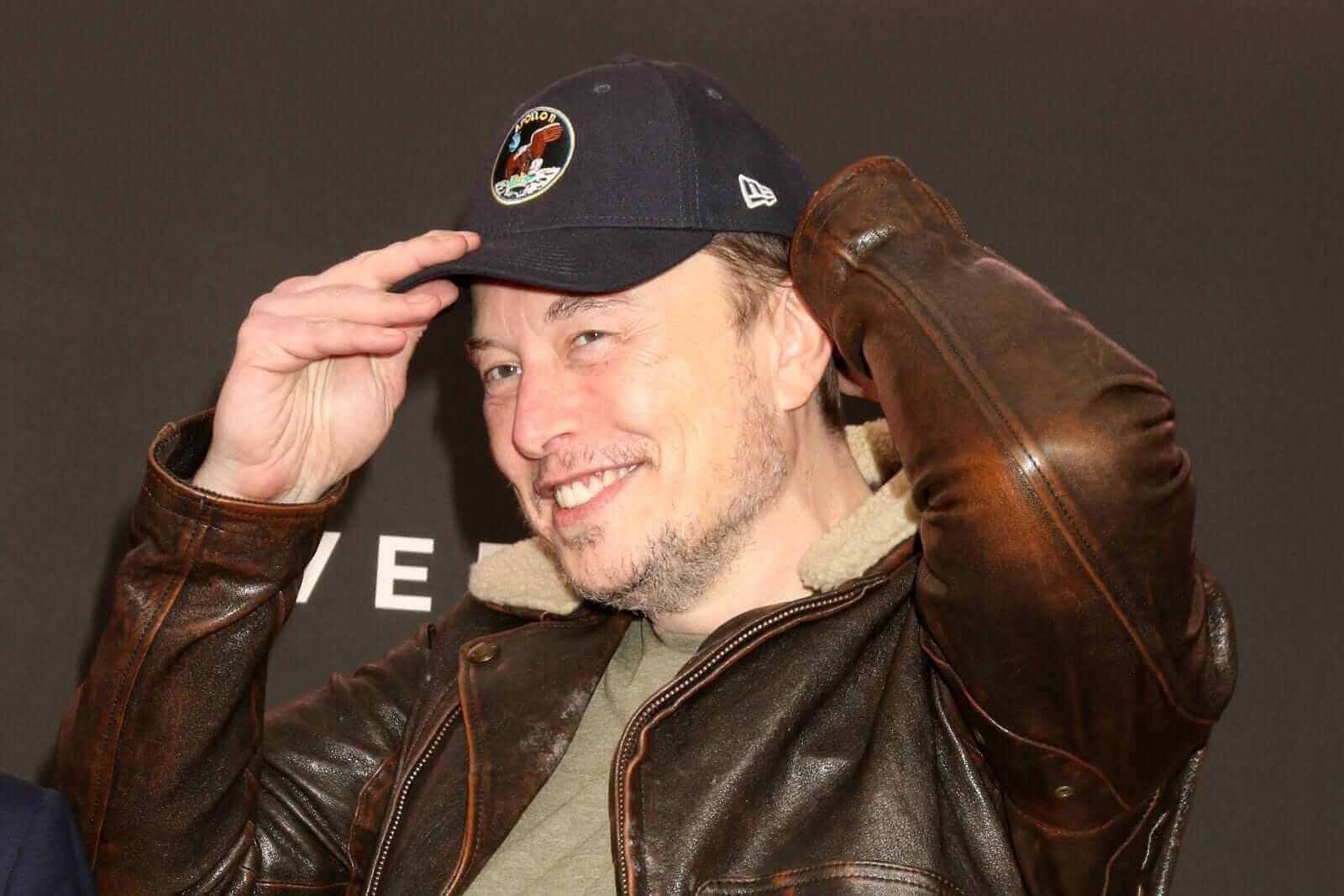 Elon Musk, Who Became the World’s First Trillionaire, Still Sleeps in a Tiny $50,000 House Where His Mom Uses the Garage — ‘It’s Kinda Awesome Though’