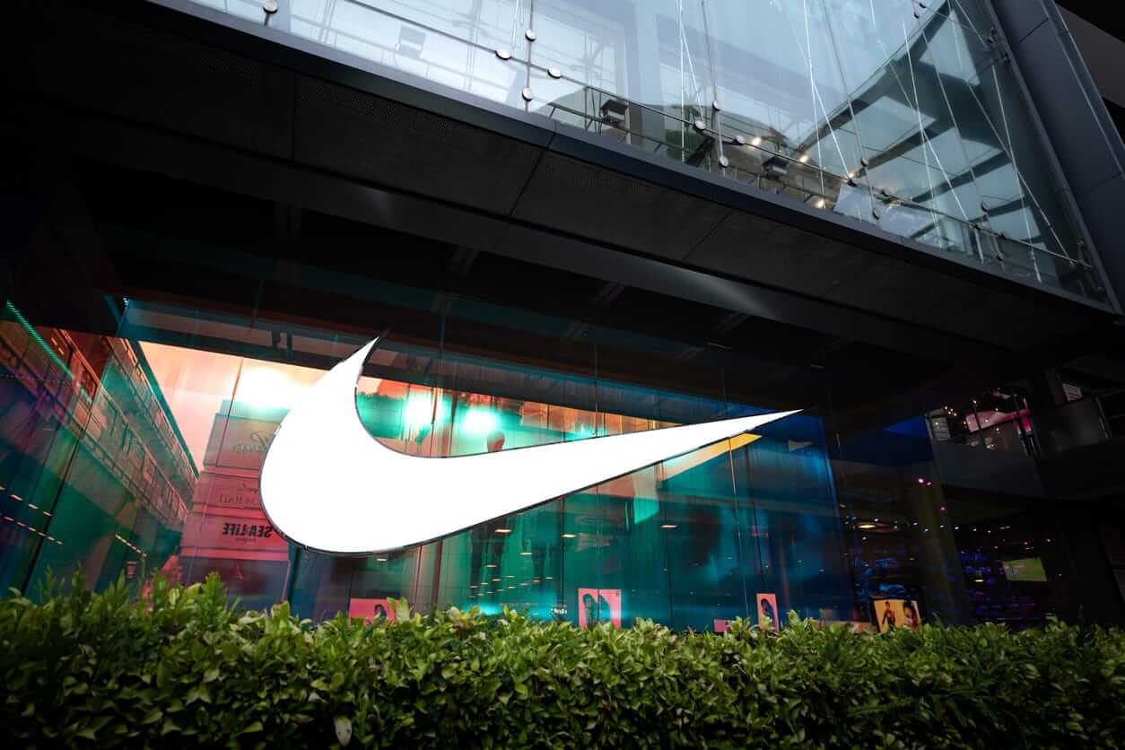 Are Wall Street Analysts Predicting NIKE Stock Will Climb or Sink?