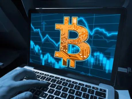 Bitcoin sigue subiendo: resistencia firme y potencial rompimiento hacia $85,000