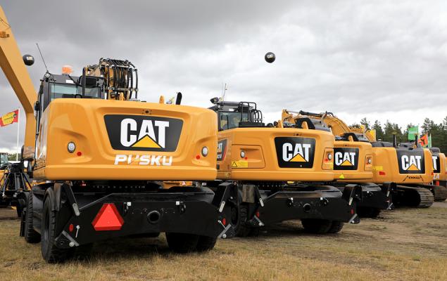 CAT Tops Q4 Earnings Estimates, Posts Record Revenues on Higher Volumes