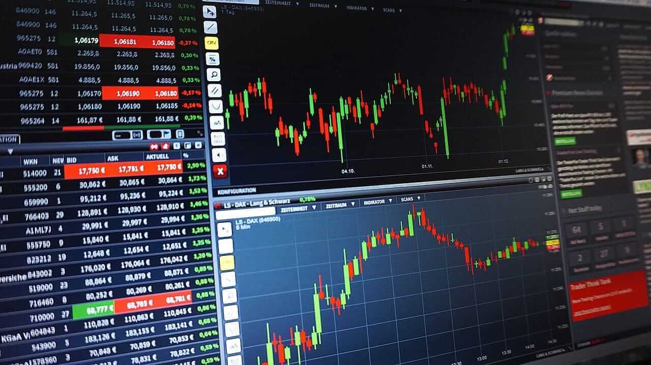 Stocks Waver as Bond Yields Climb