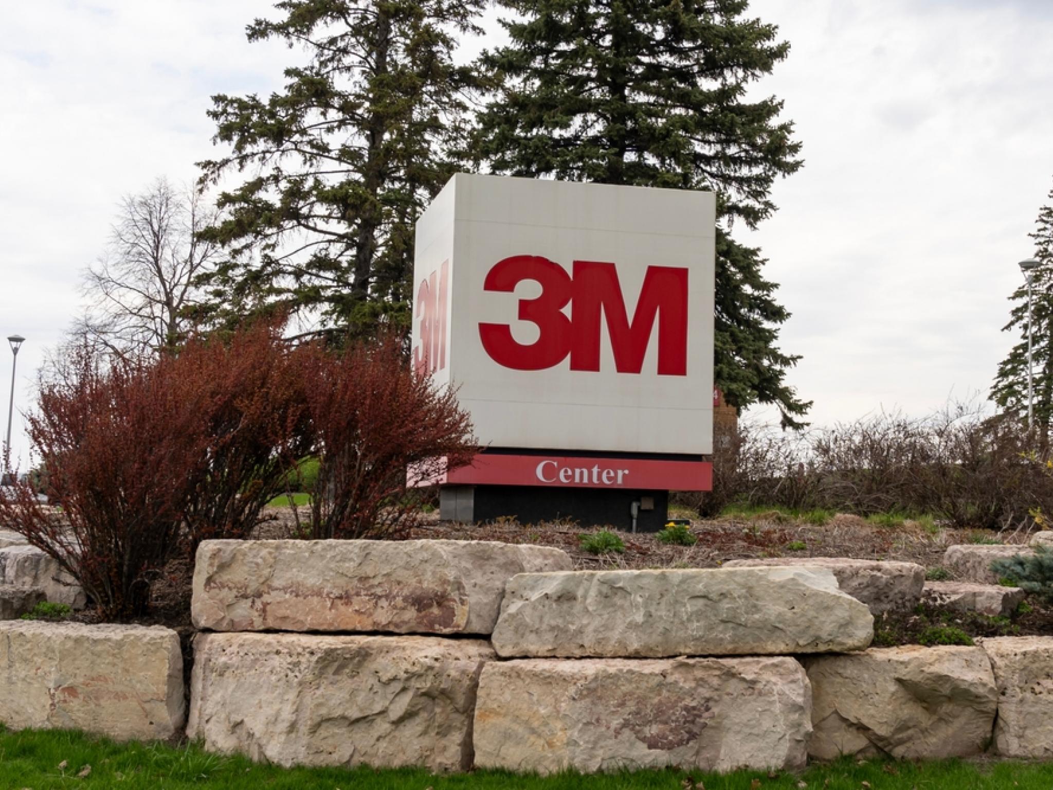 Fabricant de Post-It 3M revoit à la hausse ses perspectives alors que le PDG met en avant une croissance accélérée | Benzinga France