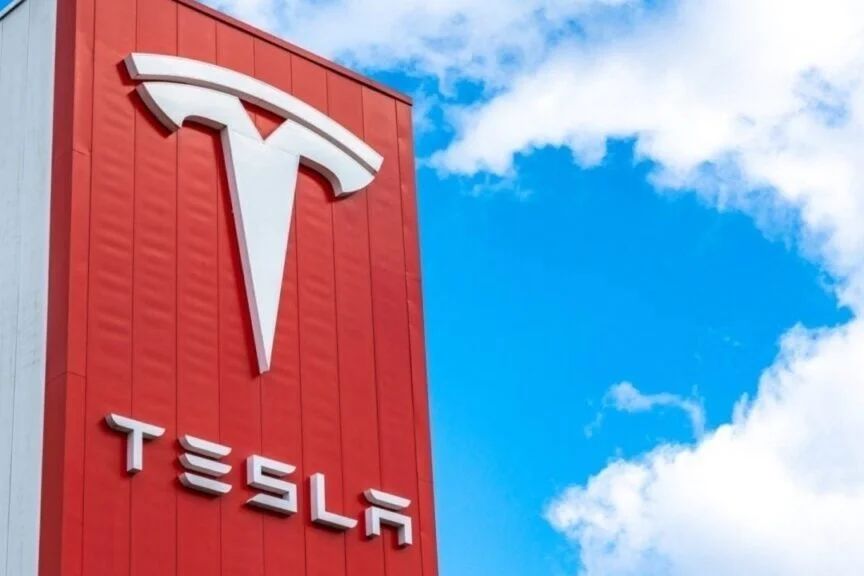 Tesla, ON Semiconductor And Other Big Stocks Moving Lower In Monday's Pre-Market Session - Celestica (NYSE:CLS), Dogness (Intl) (NASDAQ:DOGZ)