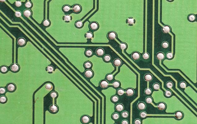 AXTI vs. ASYS: Which AI Semiconductor Stock Is the Better Buy Now?
